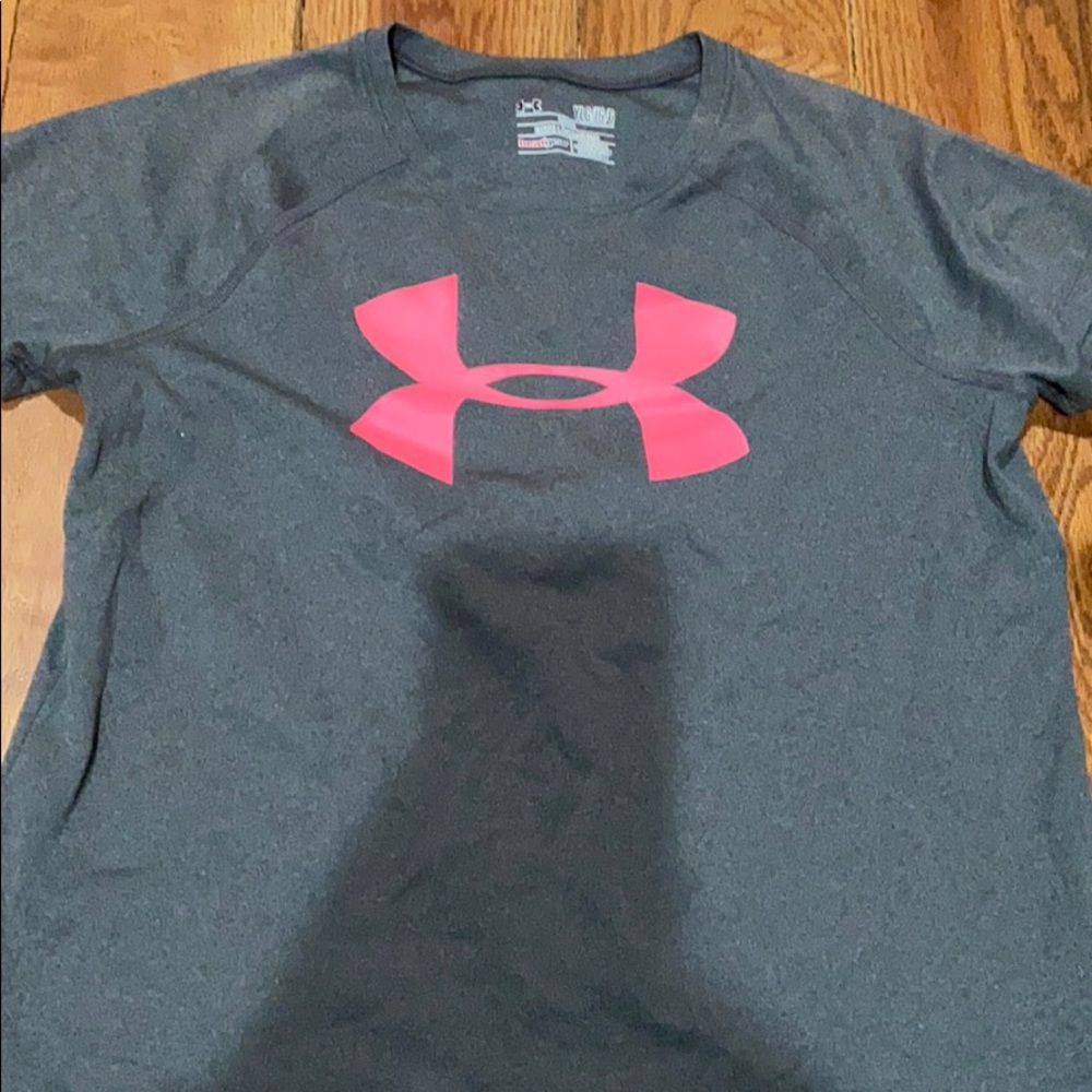 Girls Under Armour shirt